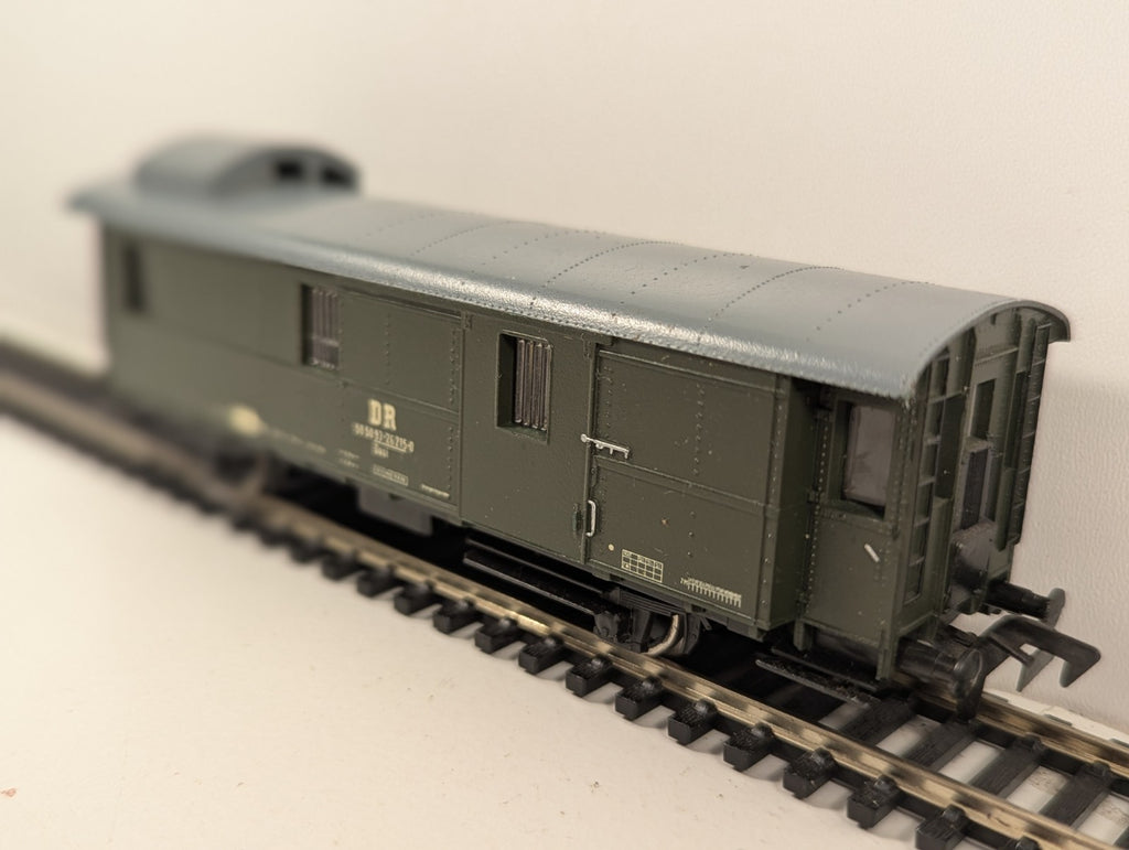 Fleischmann HO Gauge DR Daai Baggage Coach – East German Era