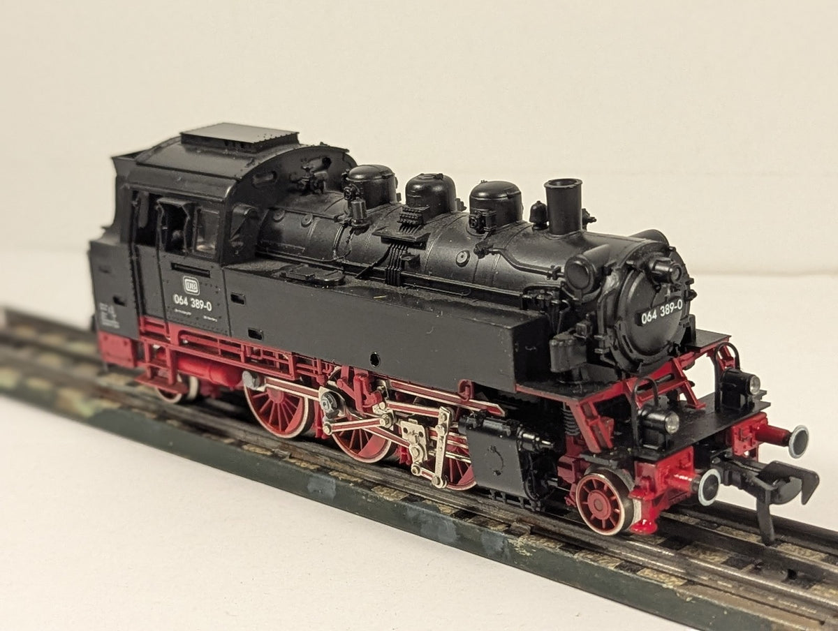 Fleischmann HO Gauge Class 064 Steam Locomotive 064 389-0 DB Black & Red