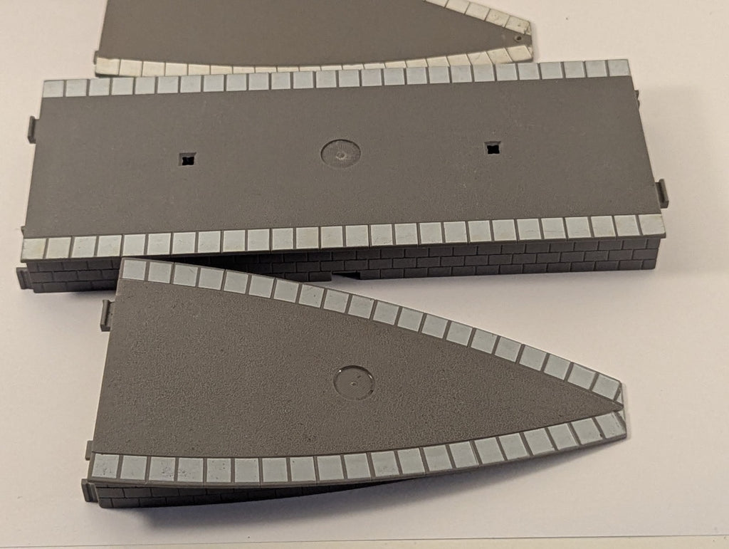 Hornby OO Gauge Grey Plastic Straight Platform and Curved Ramps