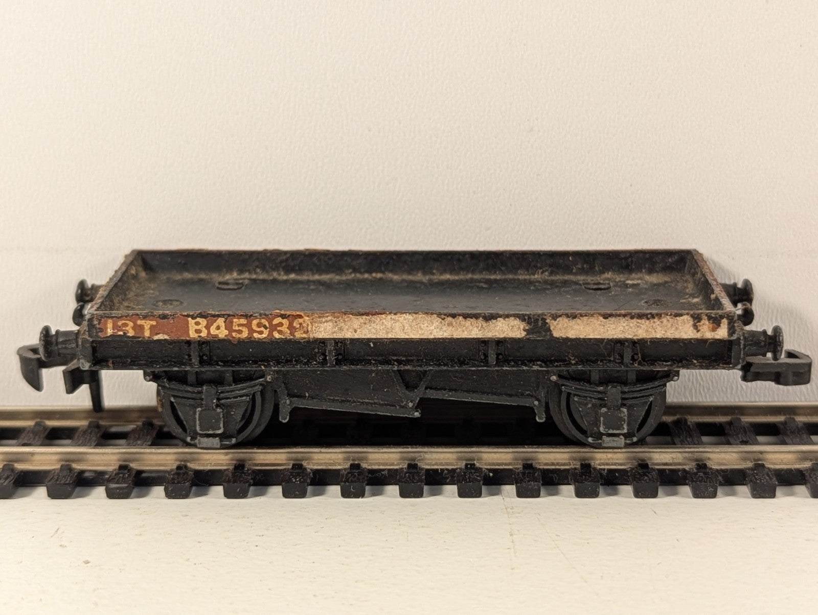 Hornby Dublo Flat Wagon OO Gauge - Damaged Decals