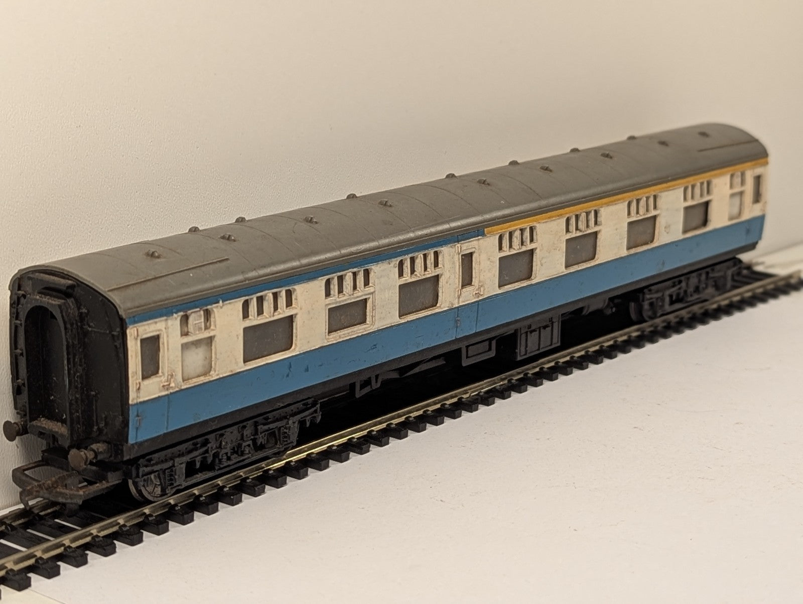Tri-ang OO Gauge BR Mk1 Blue Grey Passenger Coach