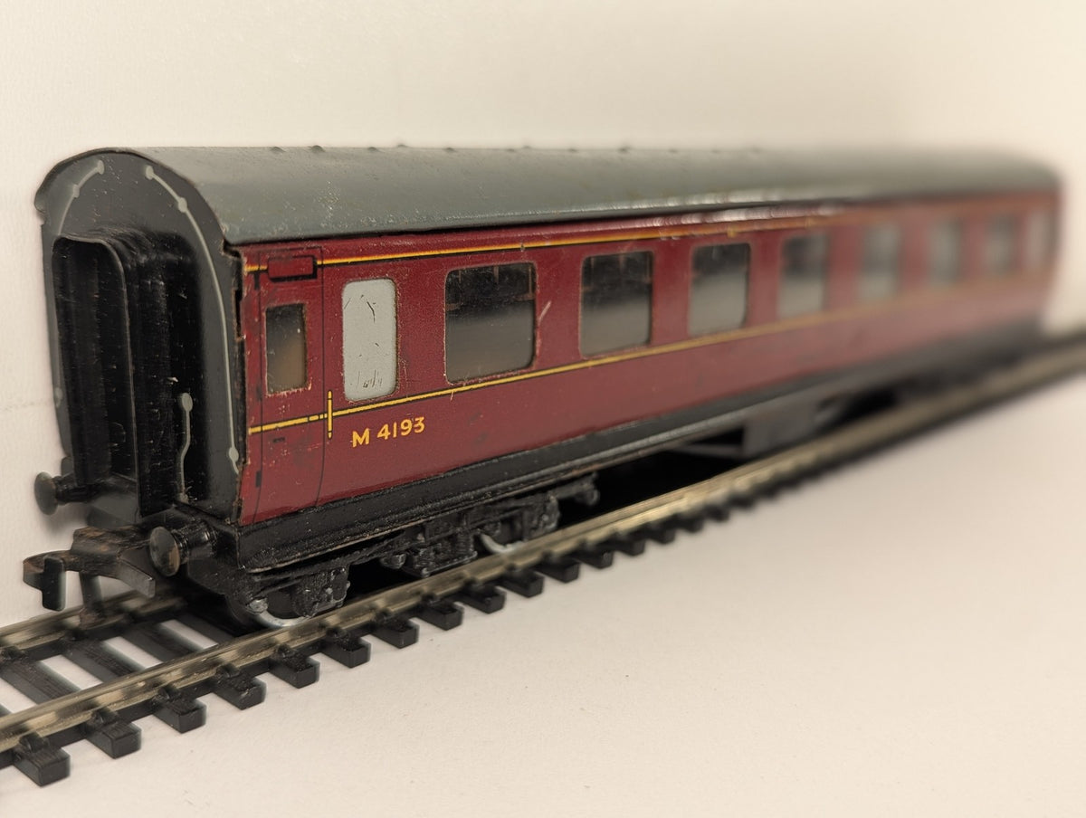 Hornby Dublo OO Gauge BR Maroon Corridor Composite Coach Passenger Coach M 4193
