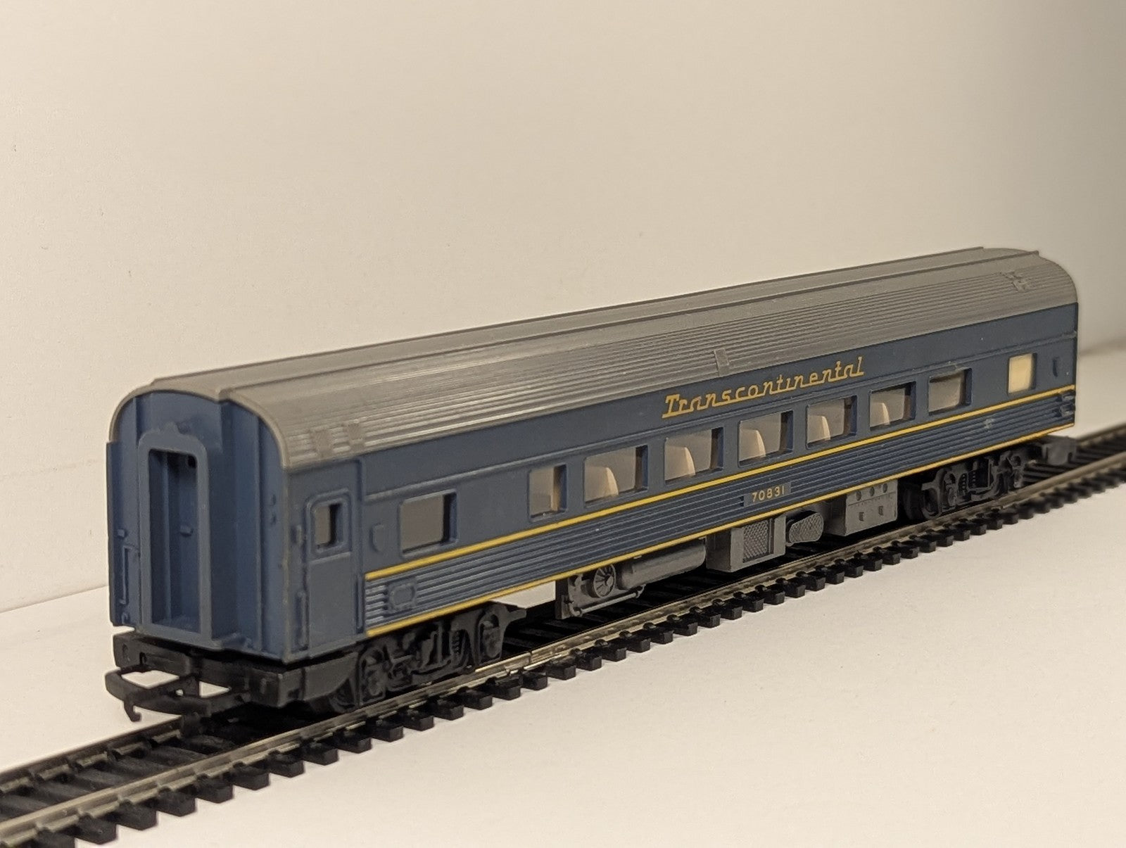 Tri-ang OO Gauge Transcontinental Passenger Coach 70831