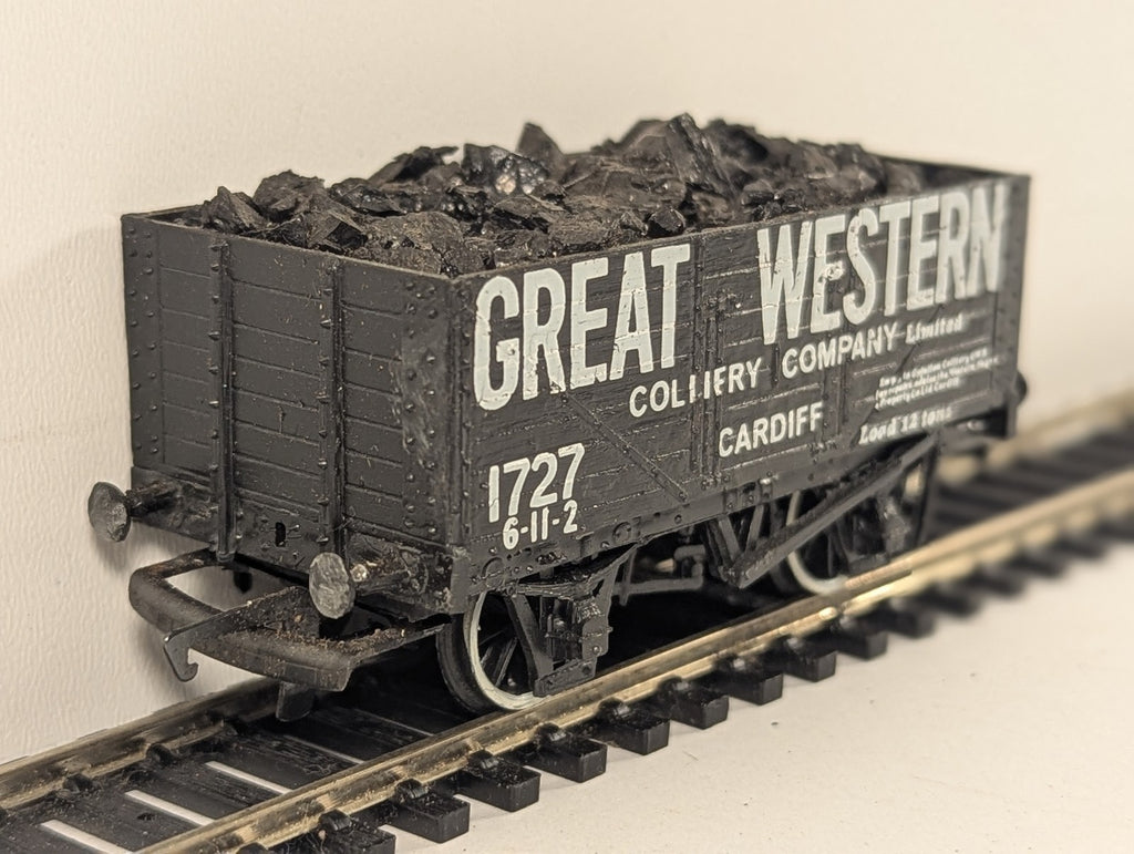 Hornby OO Gauge 7 Plank Open Wagon Great Western Colliery Goods Wagon 1727 R6056