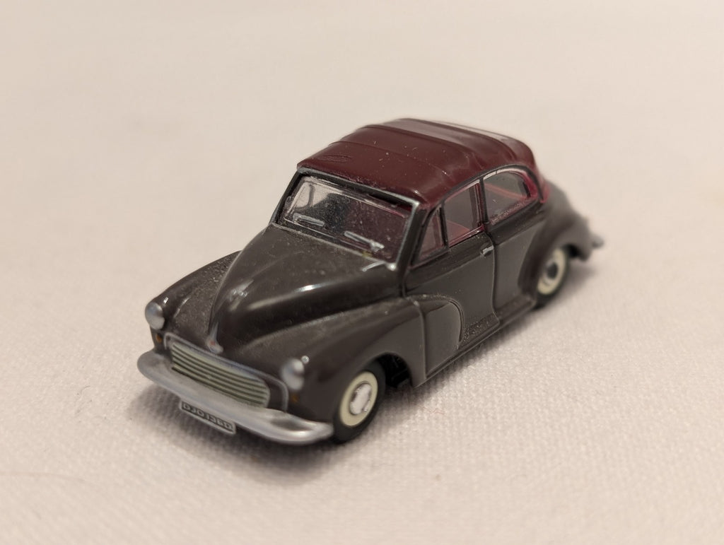 Oxford Diecast 1:76 Scale / OO Gauge Morris Minor 1000 Convertible