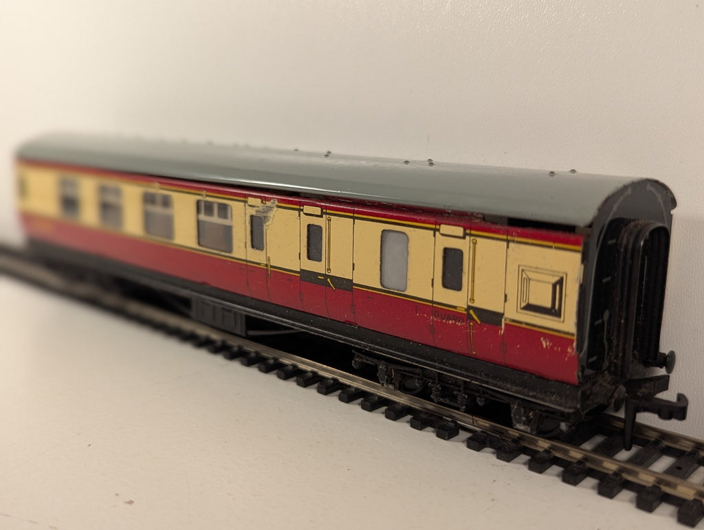 Hornby Dublo OO Gauge BR Maroon Suburban Brake Coach