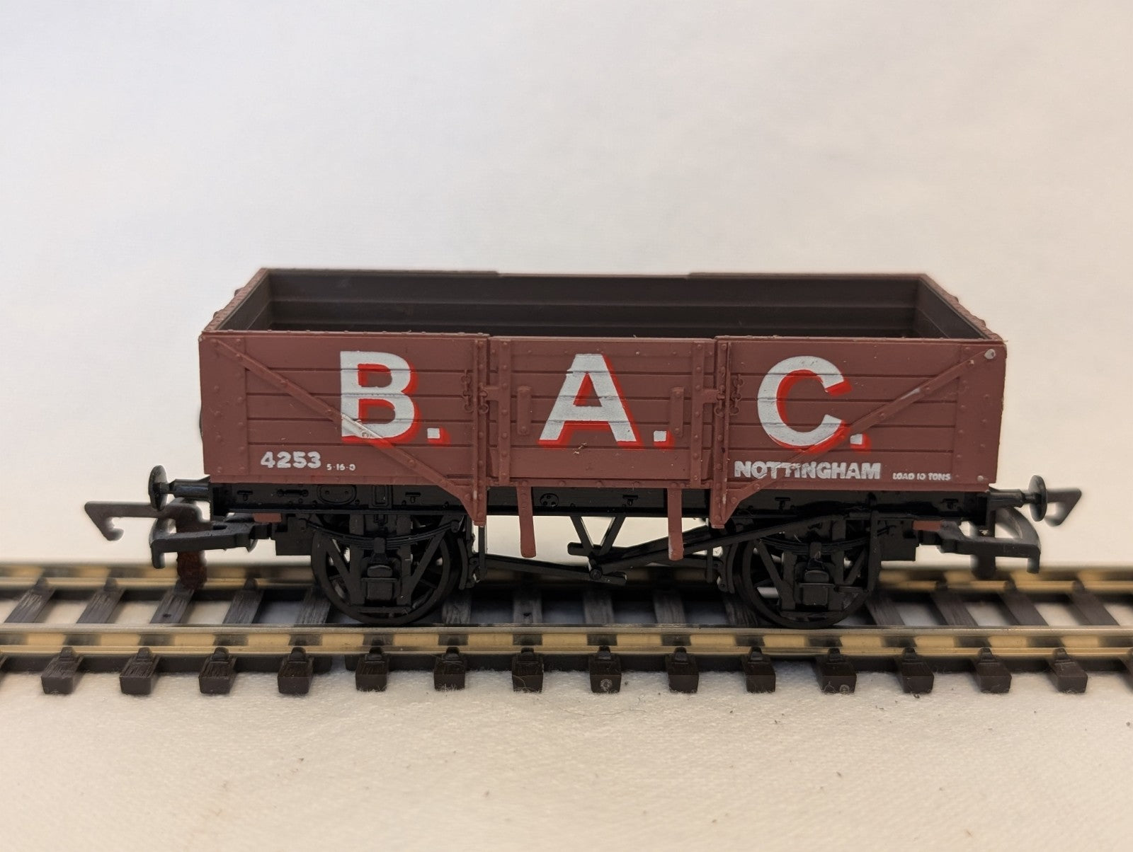 Mainline Railways OO Gauge 7 Plank Wagon 'B.A.C. Nottingham' Goods