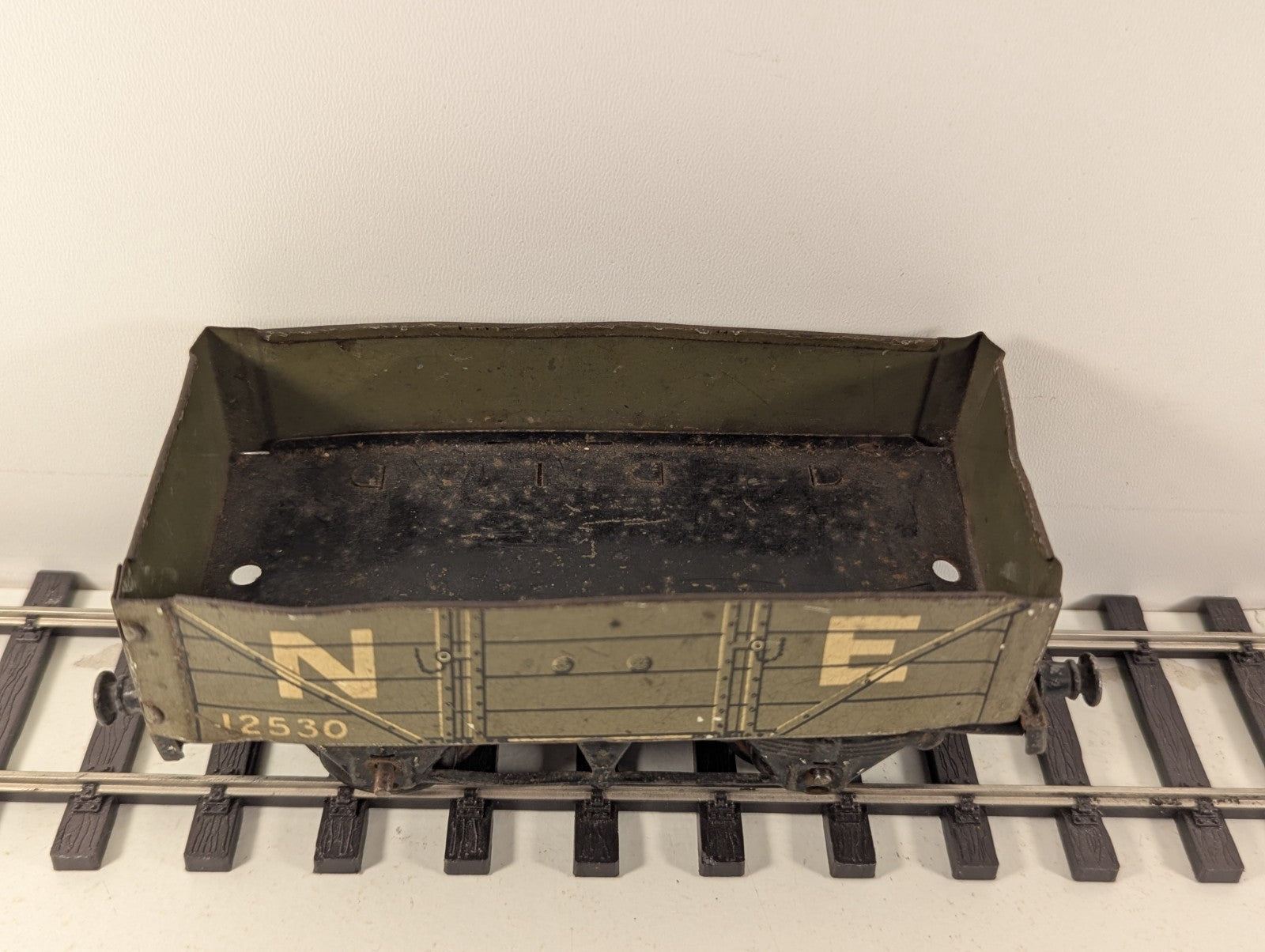 Hornby Series O Gauge North Eastern Open Wagon - Missing Couplings