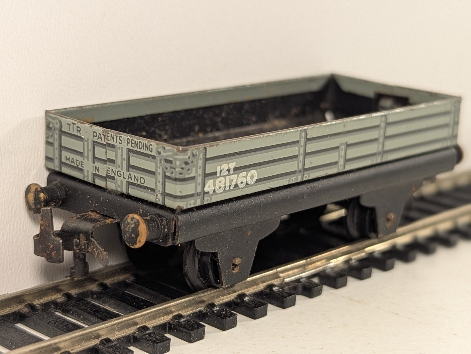 Trix Twin Railway OO Gauge 5-Plank Open Wagon 481760 Grey