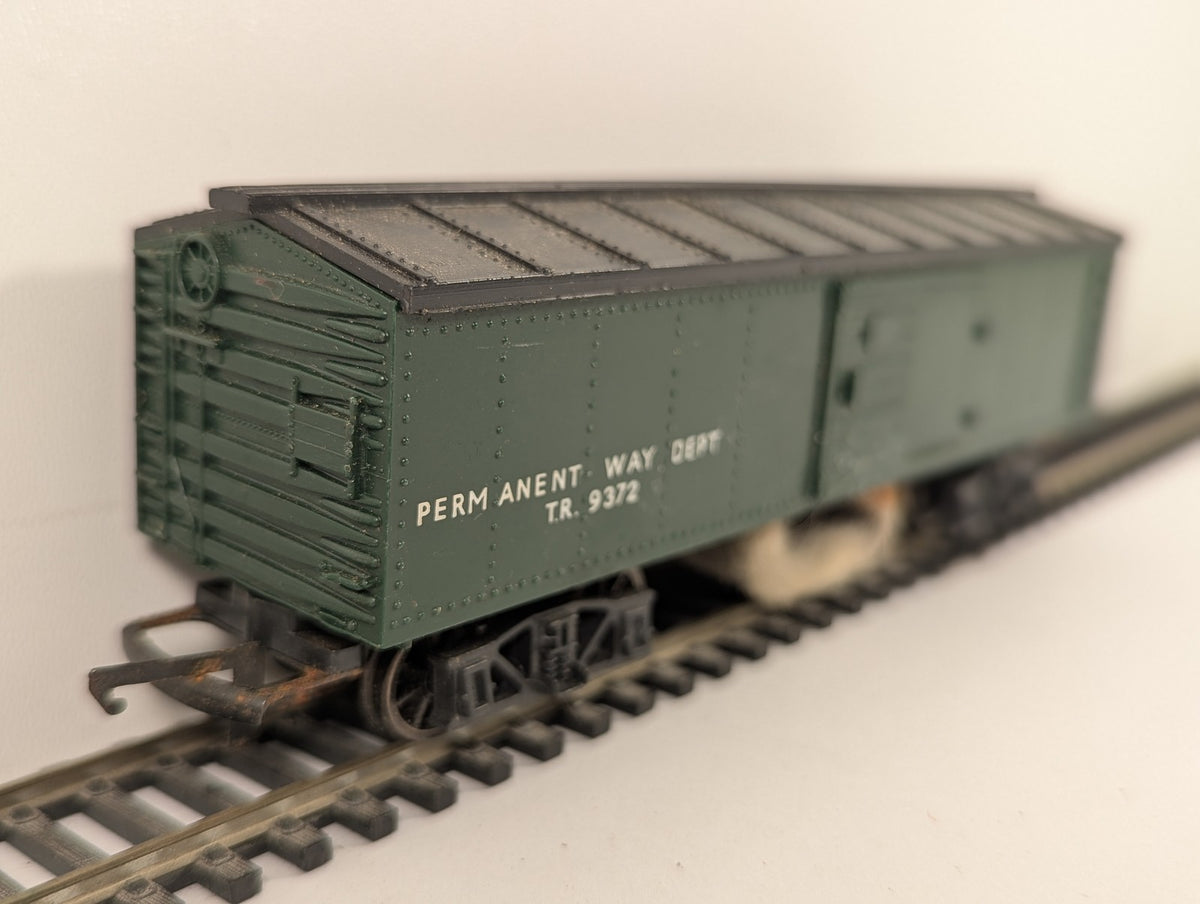 Tri-ang OO Gauge Track Cleaning Car Goods Wagon T.R. 9372 Permanent Way Green