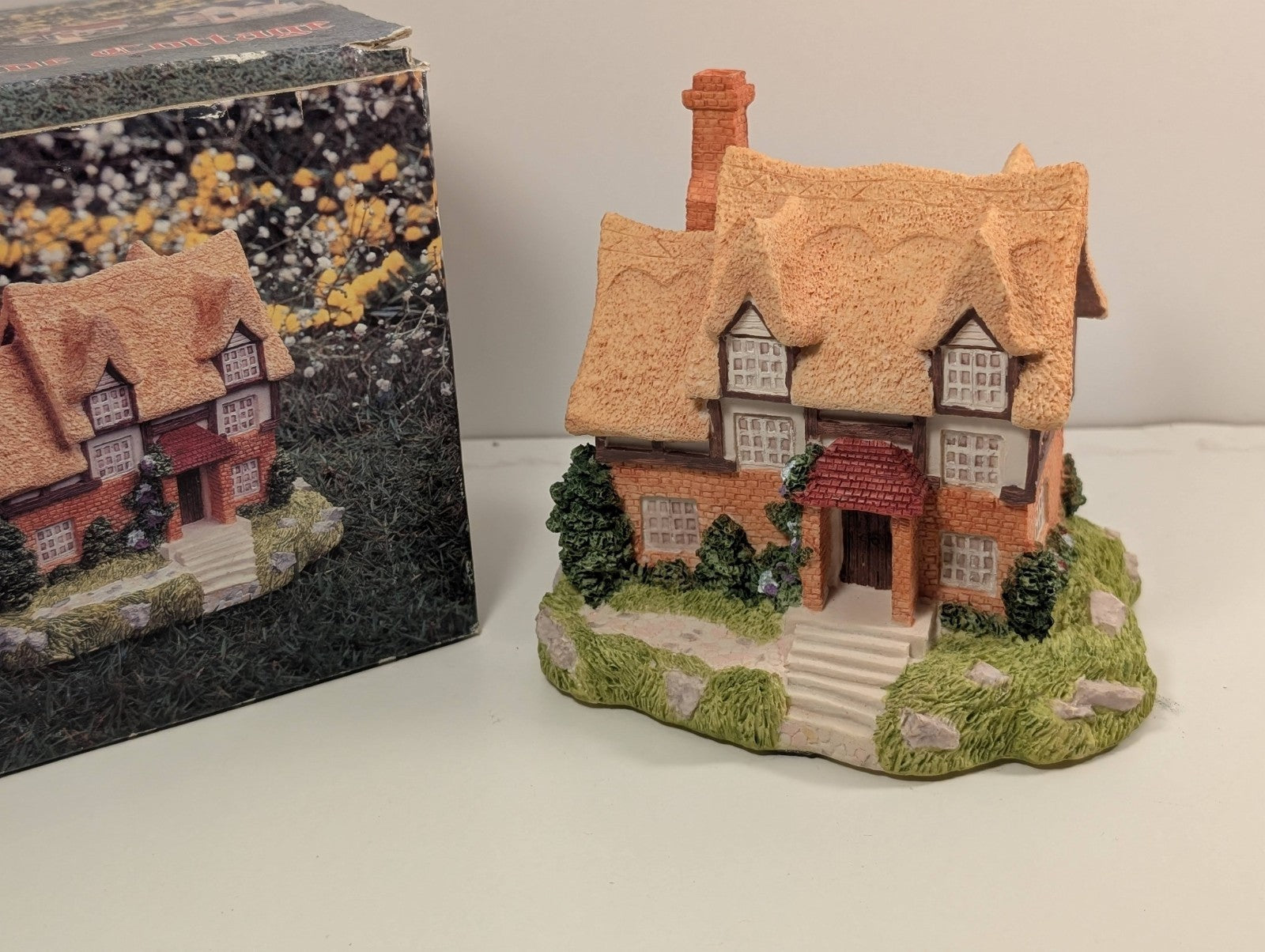 Olde England’s Classic Cottages – “Somerset: Downside Cottage” Collectible Resin