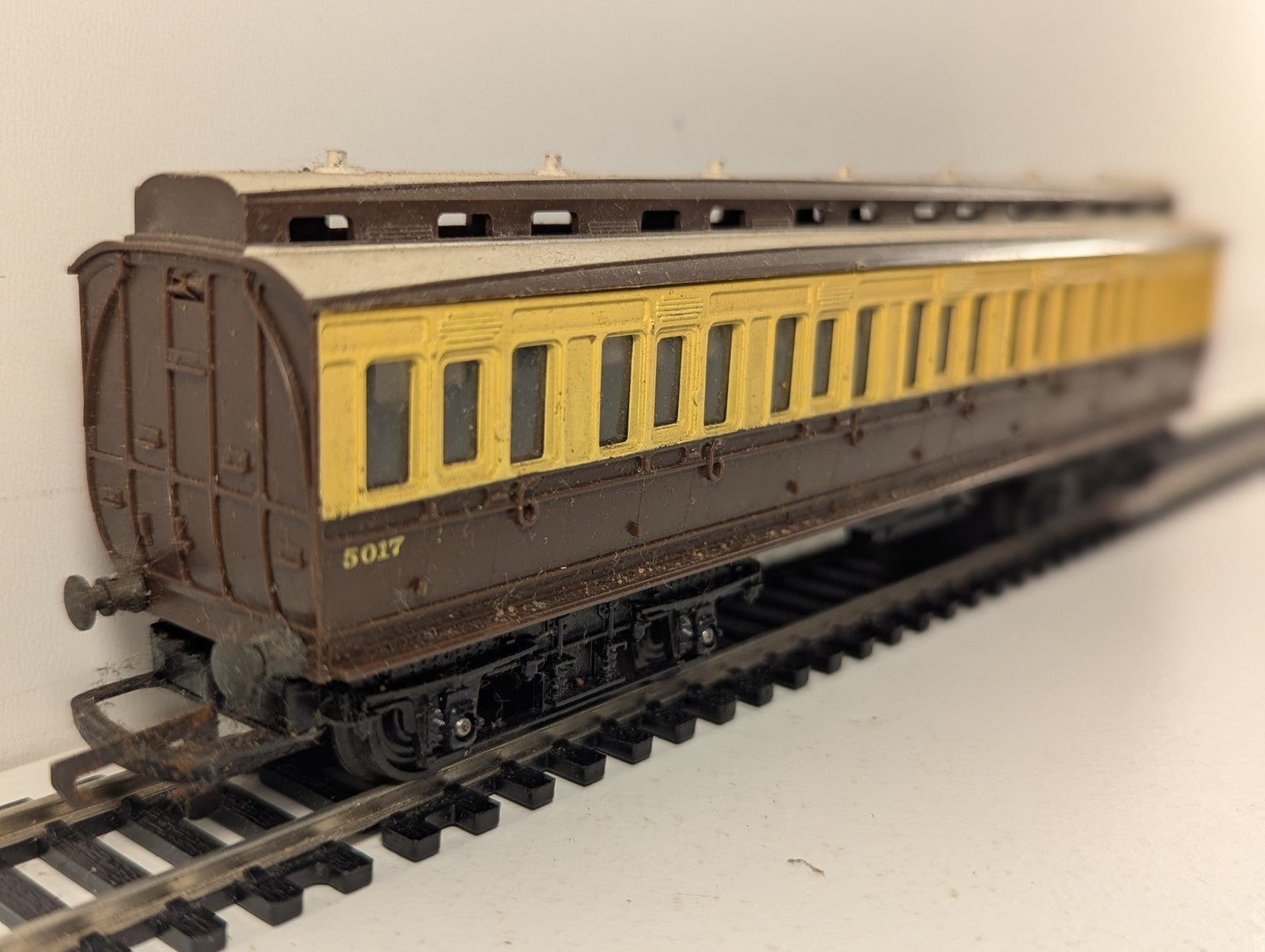 Tri-ang R332 GWR Clerestory Third Class Coach OO Gauge