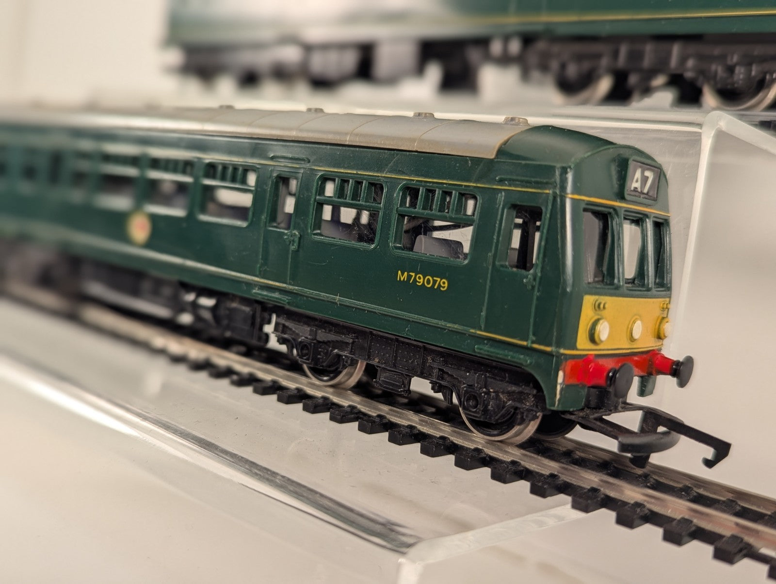Tri-ang Hornby Met-Camm Lightweight Diesel Multiple Unit Set BR Green