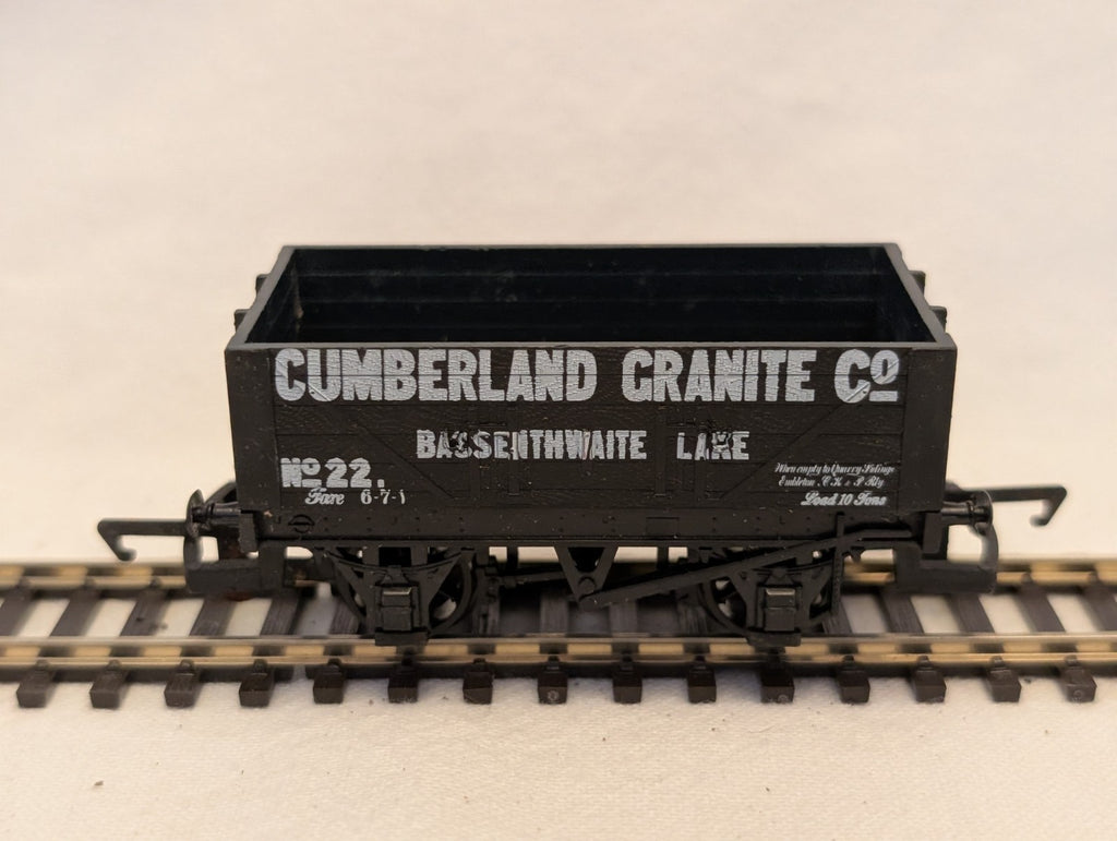 Hornby OO Gauge Cumberland Granite Co. 5-Plank Open Wagon 22 R218