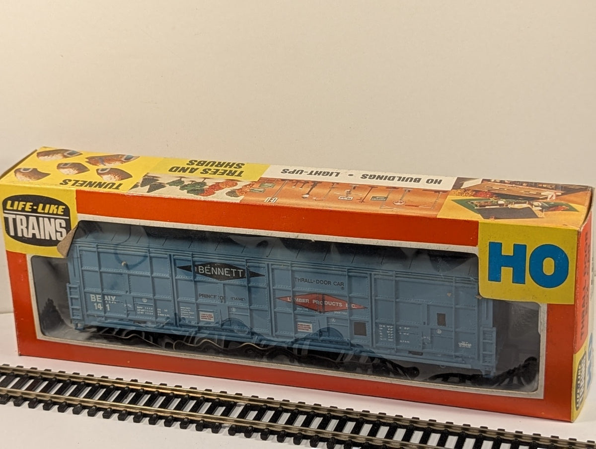 Life-Like Trains HO Gauge 50ft Thrall Door Box Car - Boxed
