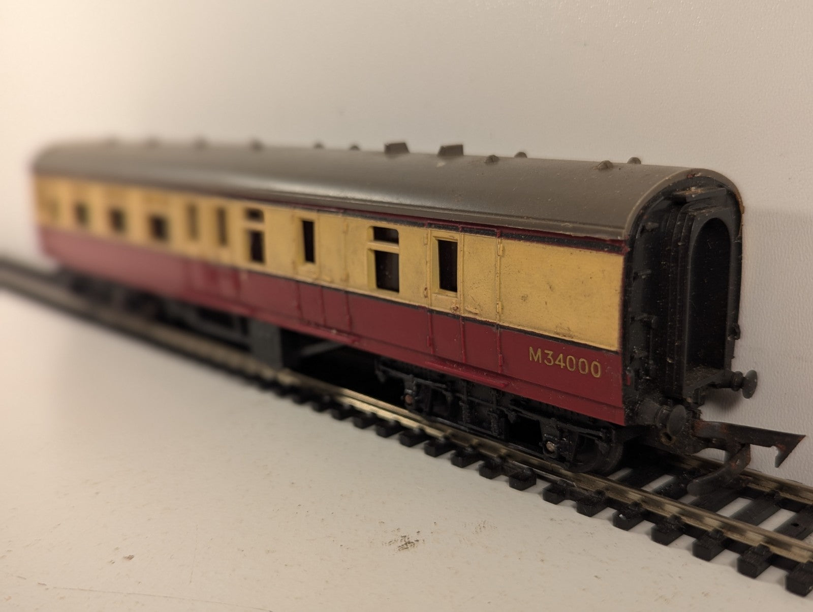 Tri-ang OO Gauge BR Main Line Brake Second Coach Passenger Coach