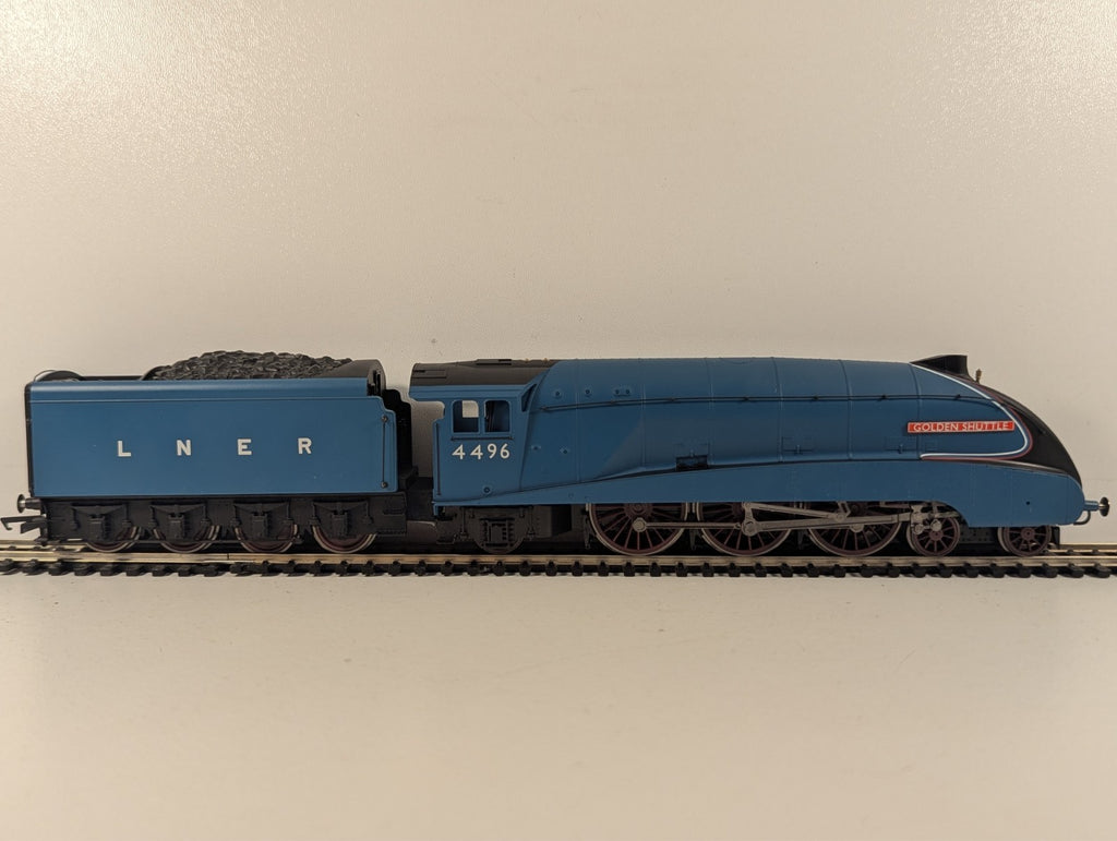 Hornby R3280 Golden Shuttle DCC Ready LNER Class A4 Pacific - Boxed
