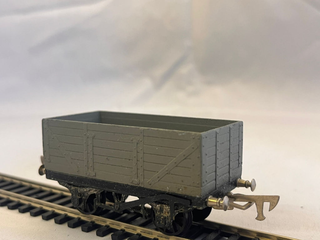 Graham Farrish 7 Plank Wagon Grey Finish