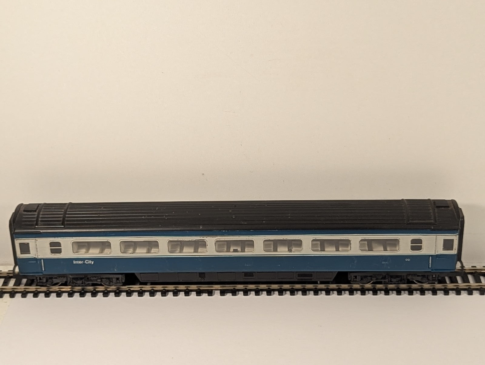 Hornby OO Gauge BR Mk3 Inter-City Coach Blue & Grey