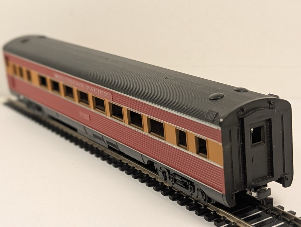 Con-Cor HO Gauge Streamlined Coach Southern Pacific Daylight