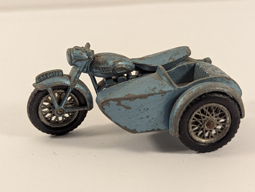 Matchbox Lesney No.4 Triumph T110 Motorcycle & Sidecar 1:64 - Chipped Paint
