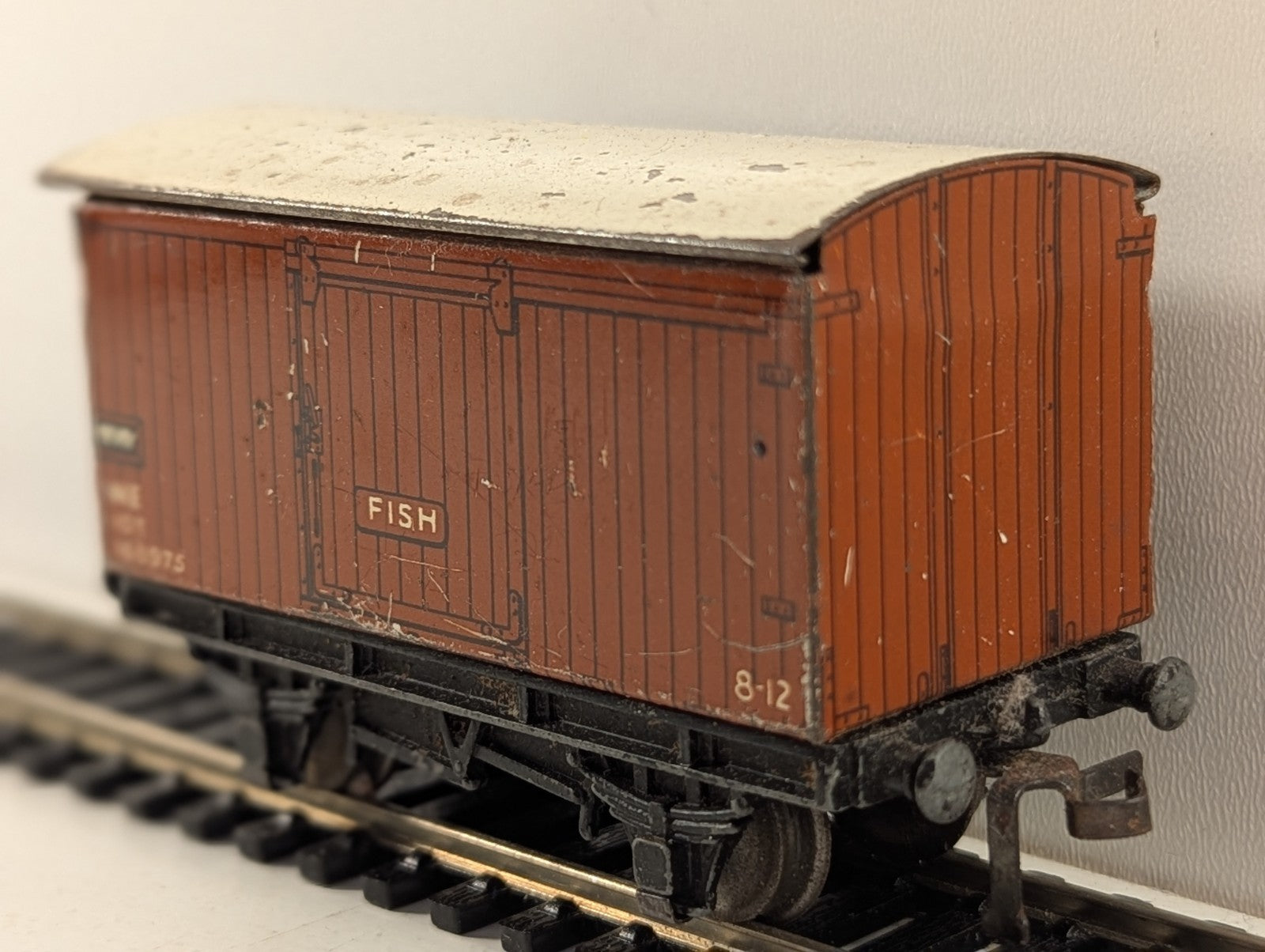 Hornby Dublo D1 LNER Fish Van OO Gauge - Chipped Roof Paint