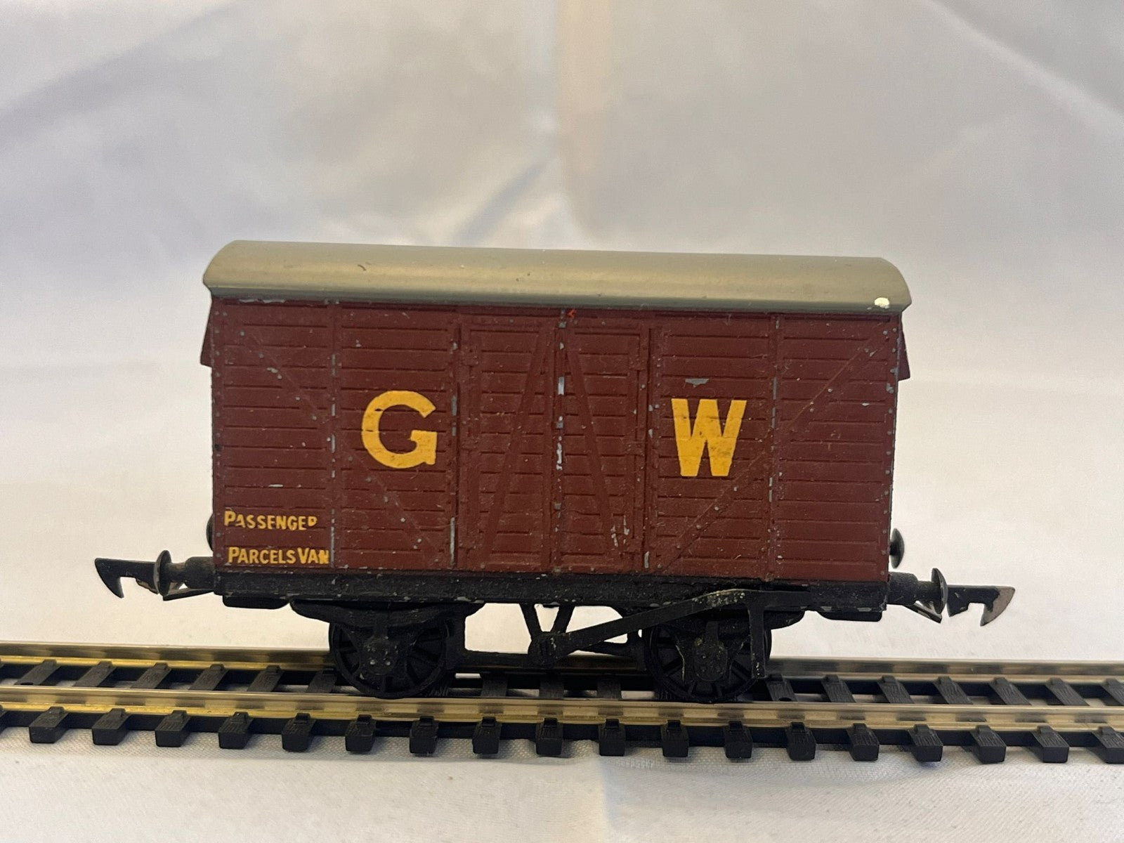 Graham Farrish Vent Van Red/Brown Finish