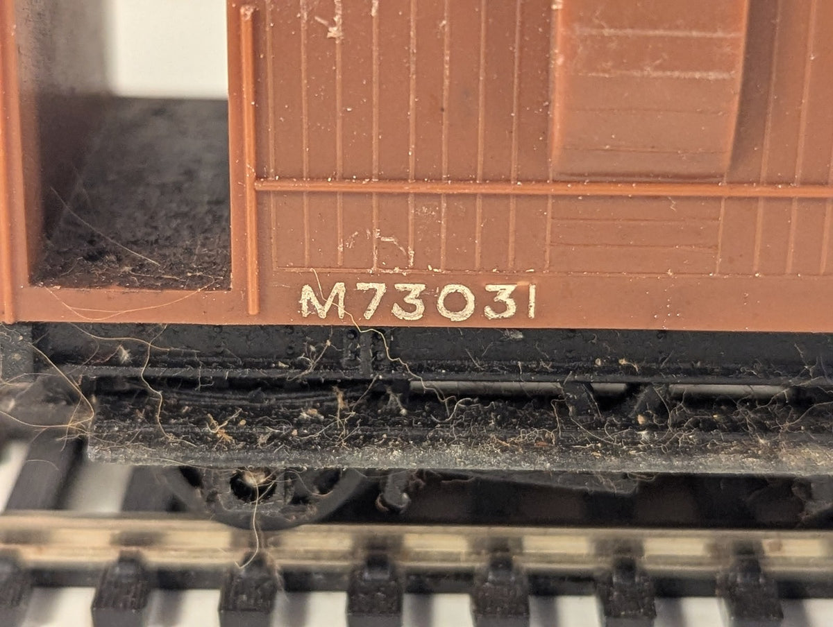 Tri-ang OO Gauge 20T Brake Van Goods Wagon M73031 BR Brown R16