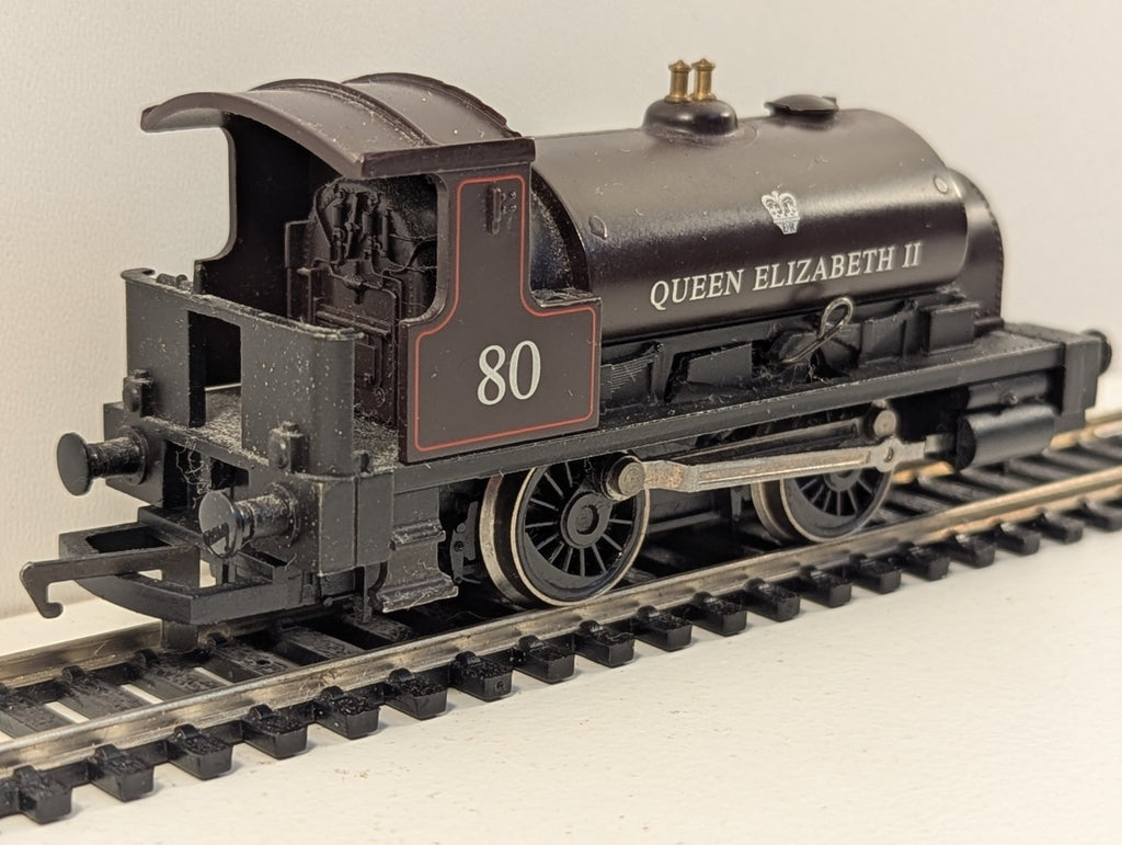 Hornby R2597 OO Gauge Queen Elizabeth II Collectors Club Missing Chimney
