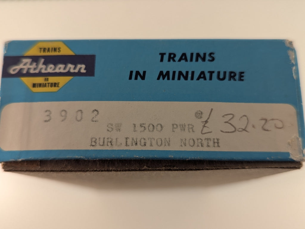 Athearn HO Scale SW1500 Burlington Northern 318 Diesel Locomotive