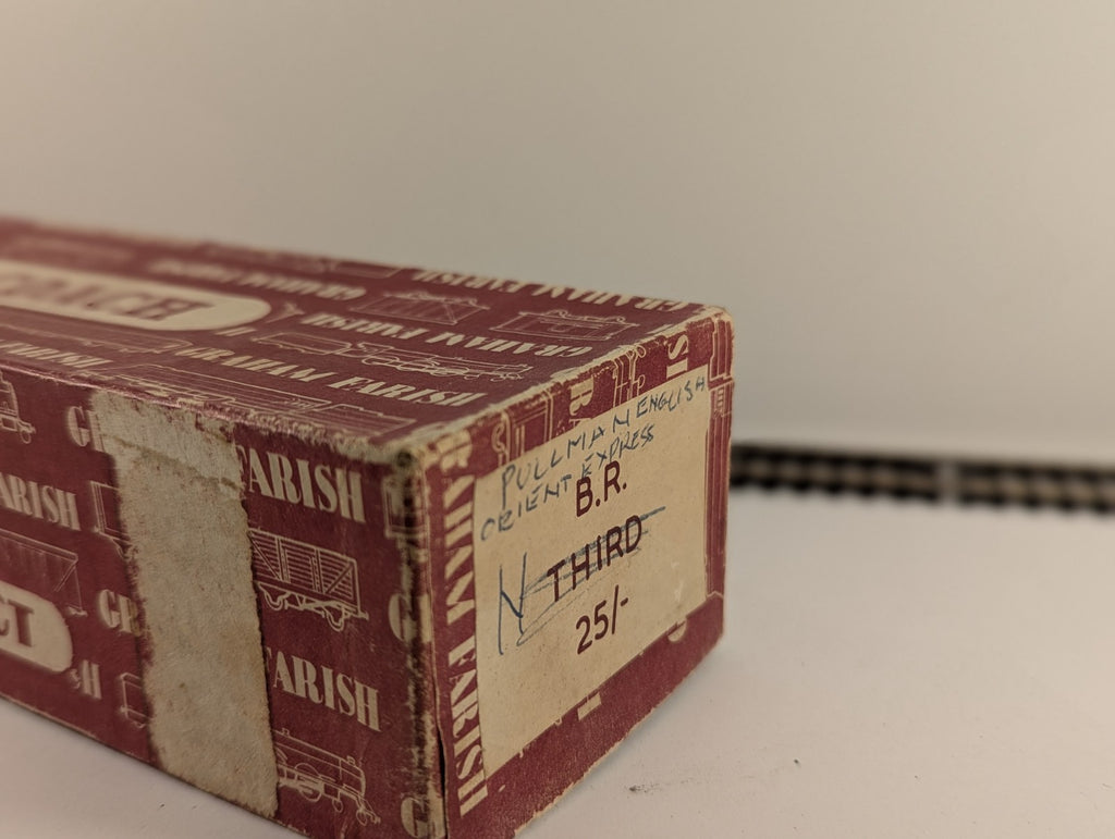 Graham Farish OO Gauge Maroon Third Class Suburban Coach Boxed