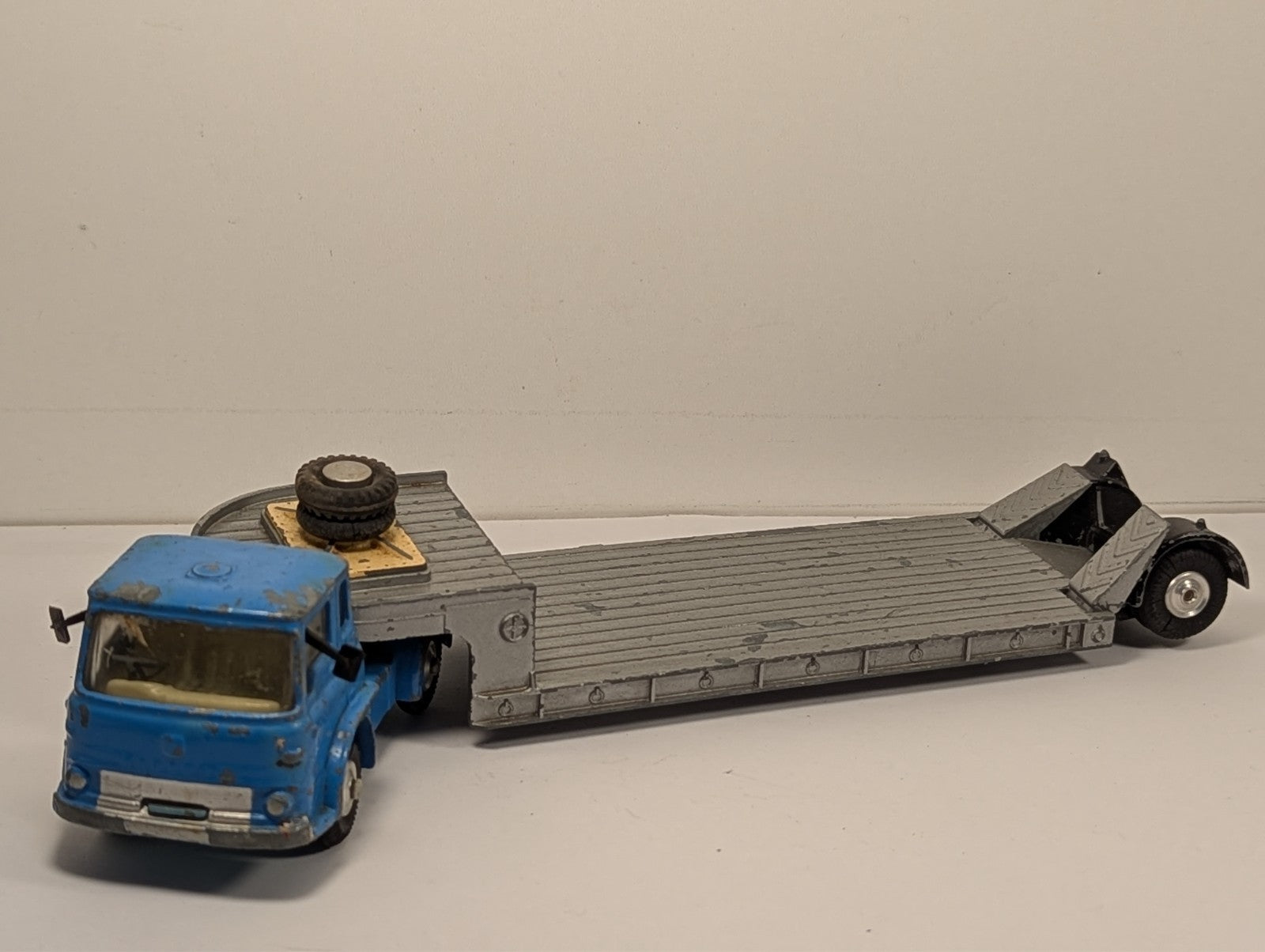 Corgi Major Toys No. 1131 Bedford Tractor Unit & Carrimore Machinery Carrimore