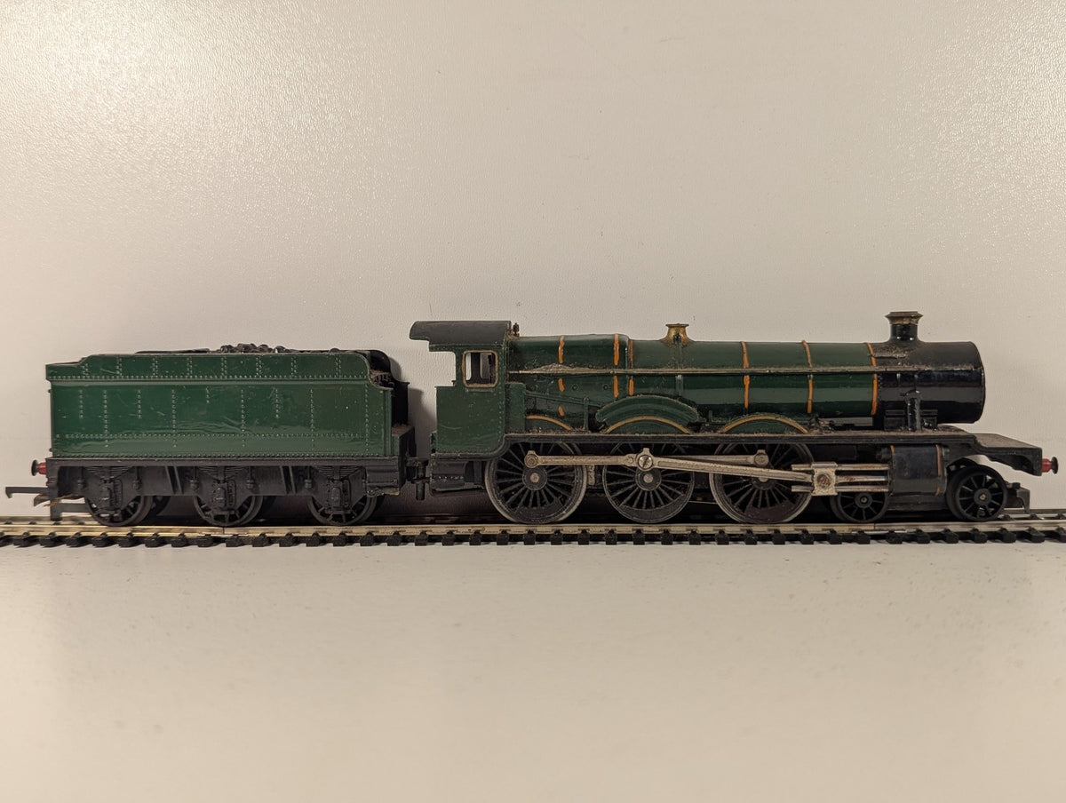 Tri-ang OO Gauge Class B12 Steam Locomotive LNER Green R.150