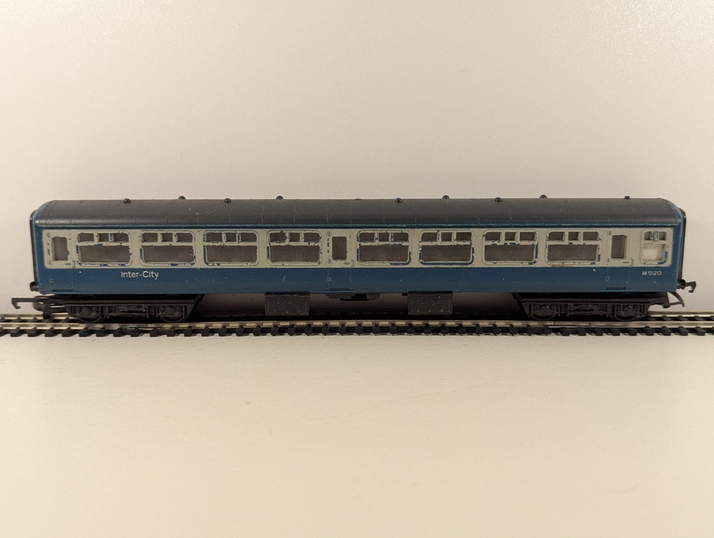Hornby R724 OO Gauge BR Mk2 Standard Open Coach M5120