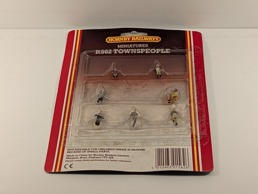 Hornby OO Gauge Townspeople Figures R562