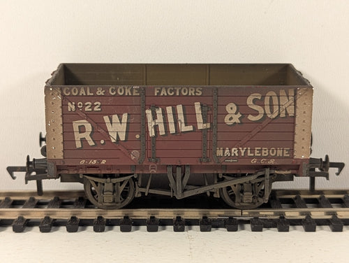 Bachmann Branchline 37-162 8 Plank Wagon “R.W. Hill & Son” Weathered