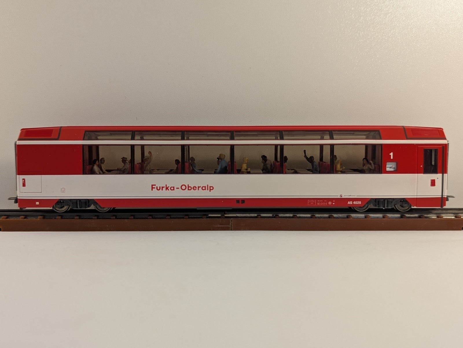 Bemo 3288 208 HOe Gauge Furka-Oberalp Glacier Express First Class coach - boxed