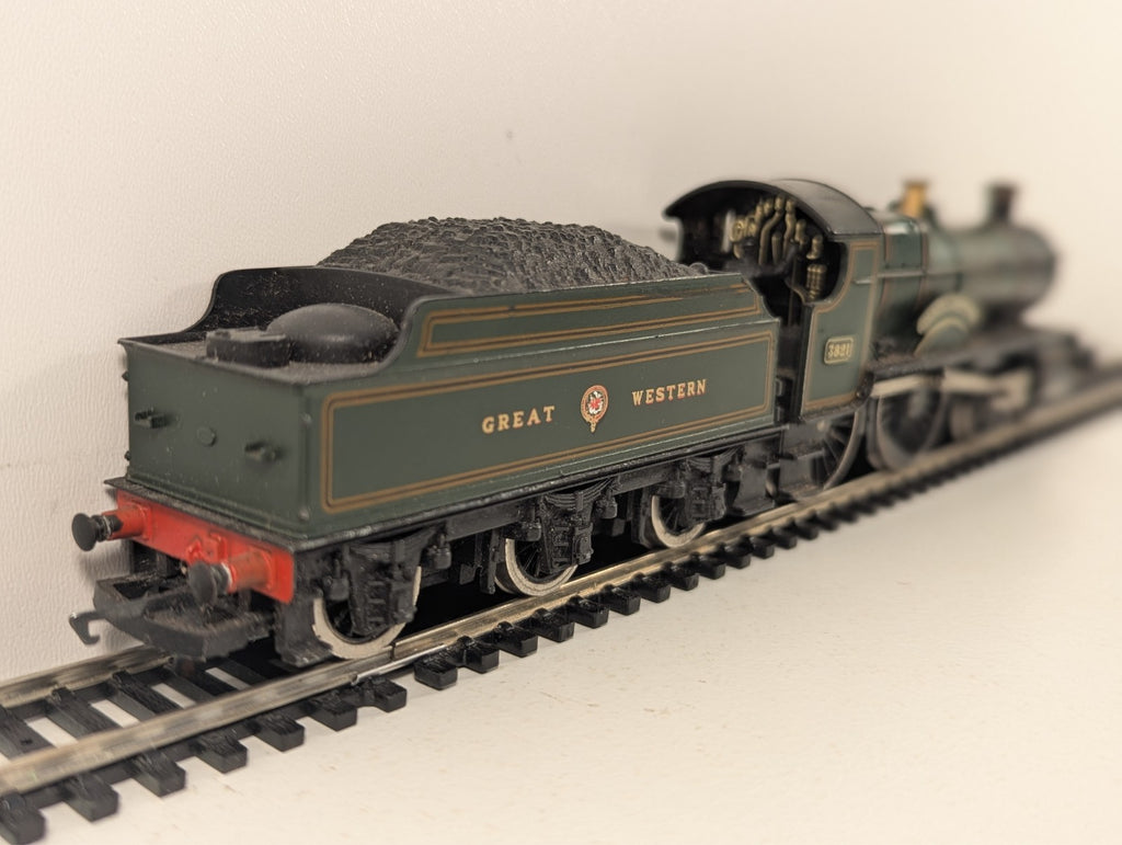 Hornby OO Gauge GWR County Class "County of Bedford" Steam Locomotive