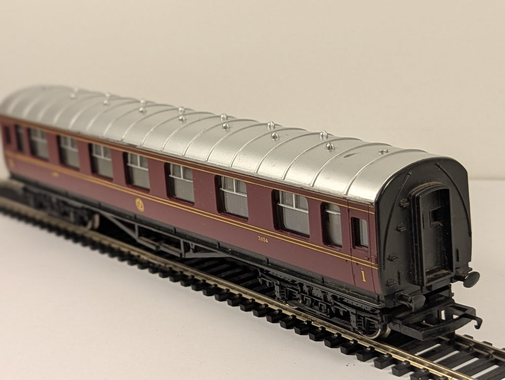Hornby OO Gauge LMS Period III Corridor 3rd and 1st Class composite Coach