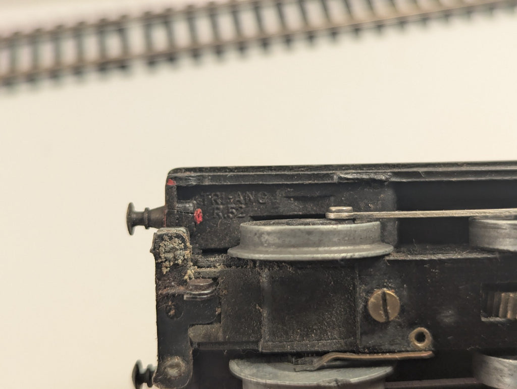 Tri-ang OO Gauge Class 3F "Jinty" 0-6-0T Tank Locomotive - Repainted