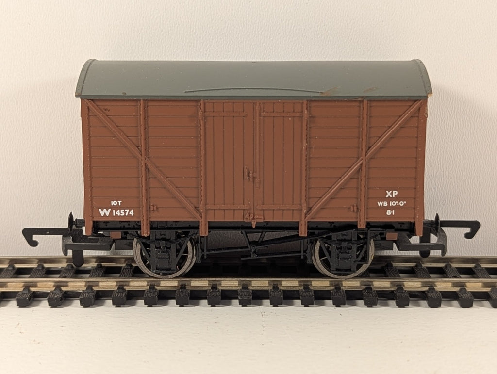 Hornby R242 10T Ventilated Van W14574