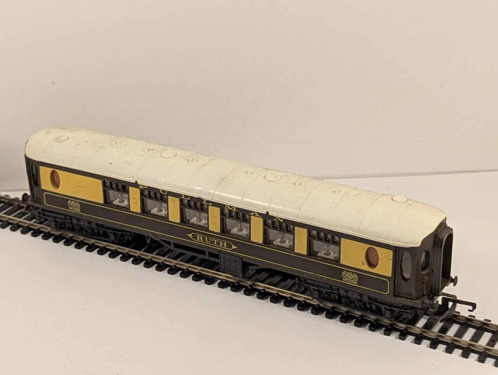 Tri-ang OO Gauge Pullman Coach 'Ruth'