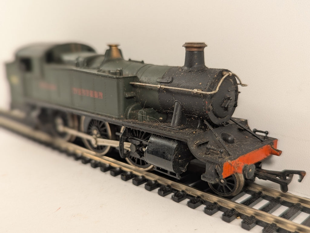 Airfix OO Gauge GWR 61xx Class Large Prairie Steam Locomotive 6110 GWR Green