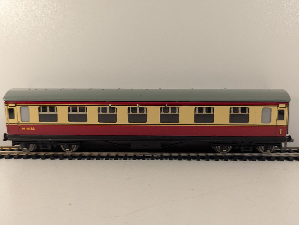 Hornby Dublo 32017 OO Gauge LMS Stanier Composite Coach M4183