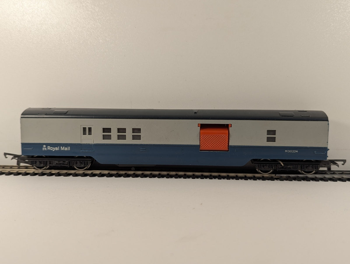 Tri-ang OO Gauge Operating Royal Mail Coach Passenger Coach M30224 BR Blue/Grey