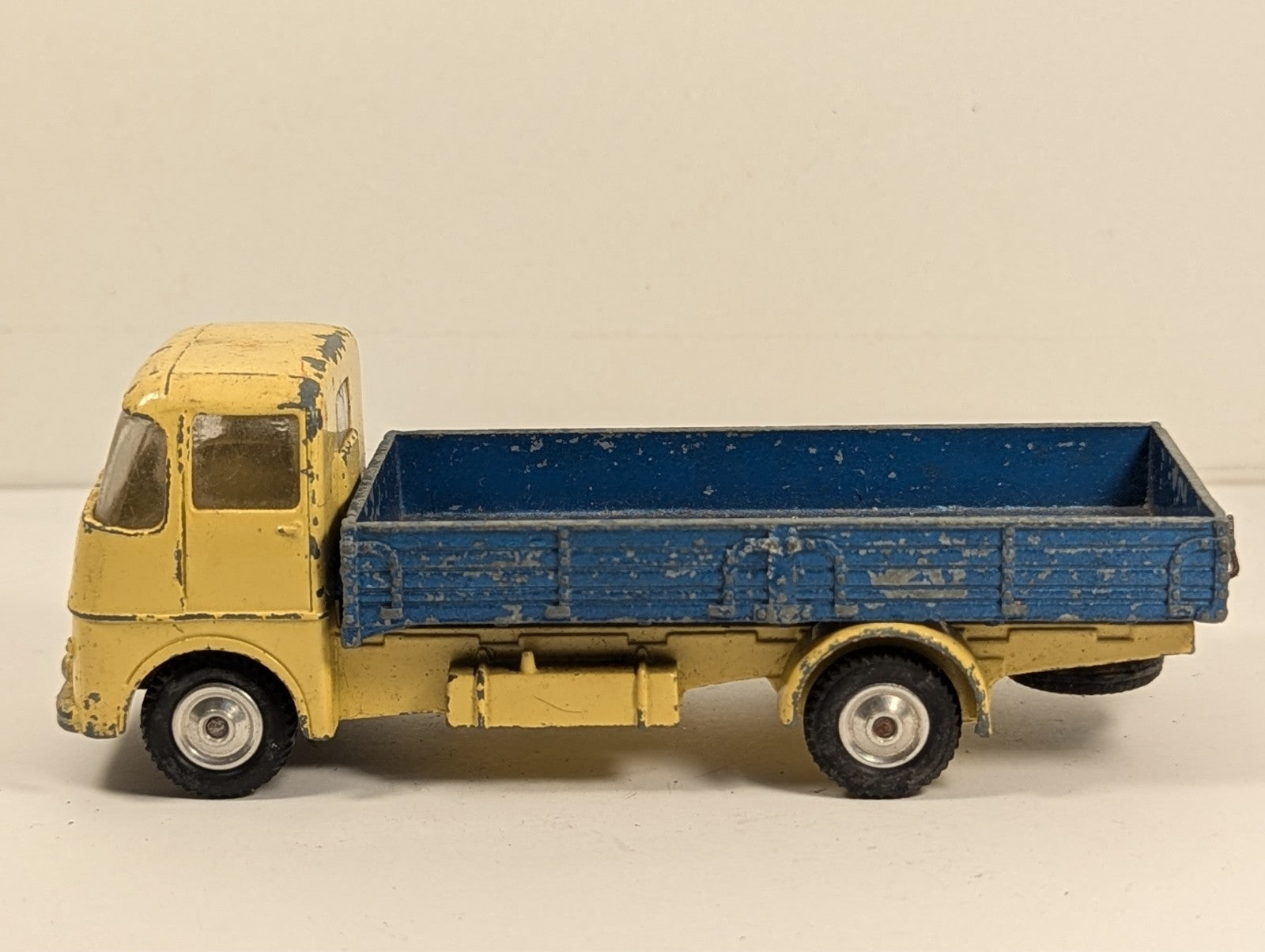 Corgi Toys 456 ERF Model 44G Dropside Lorry 1:43 Scale