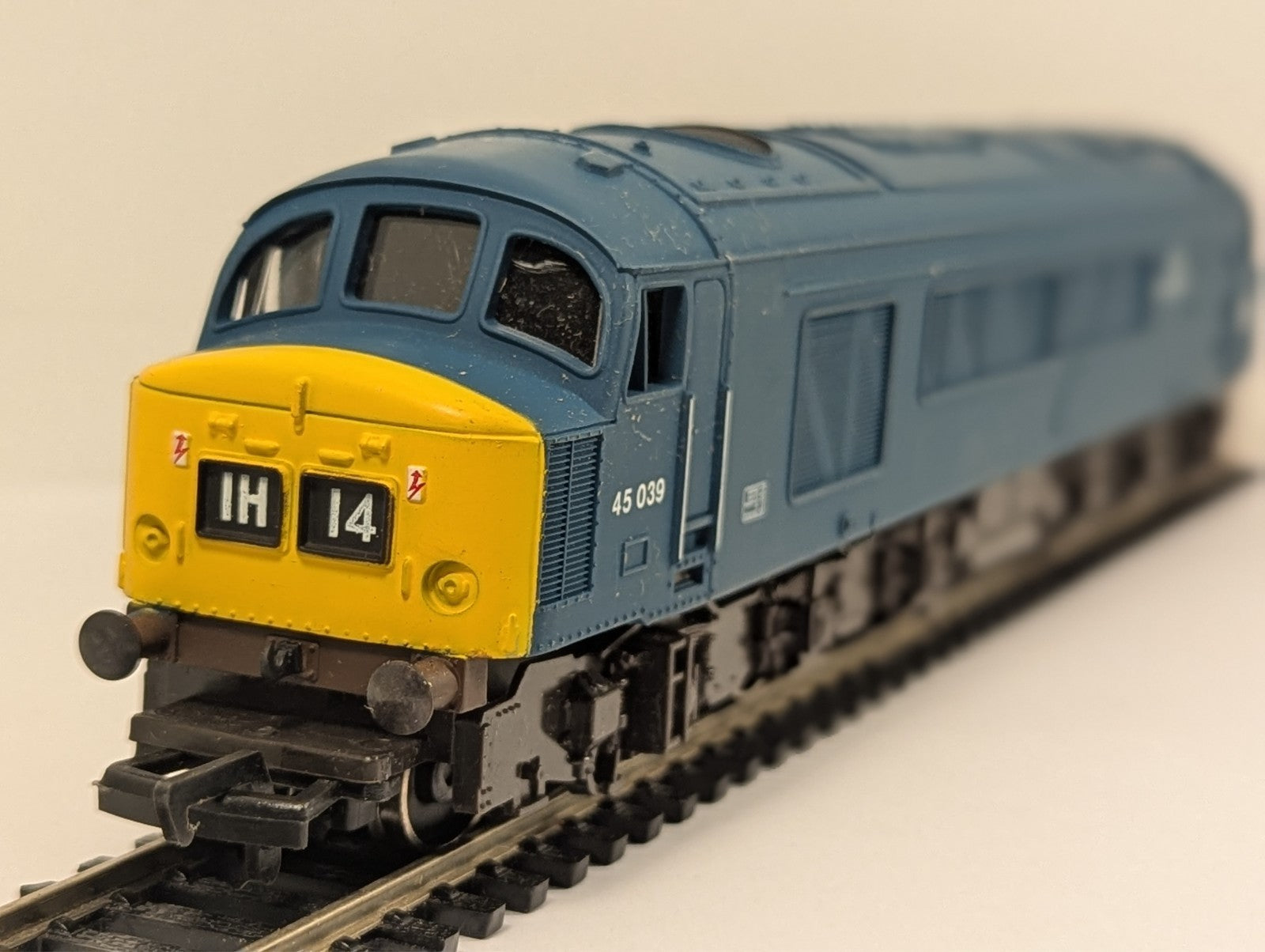 Mainline Railways Class 45 "The Manchester Regiment" BR Blue Diesel Locomotive