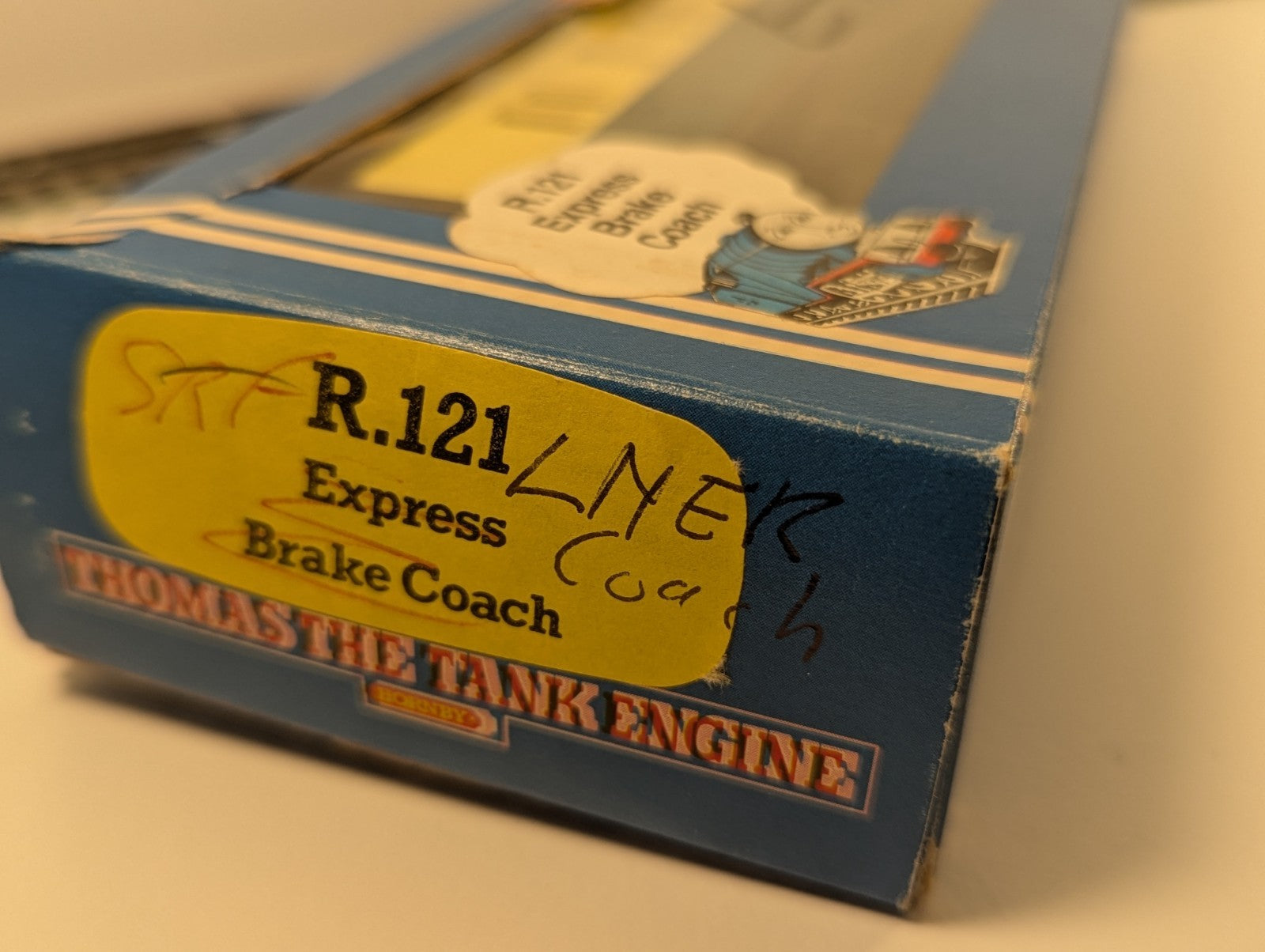 Hornby R.121 Thomas and friends LNER Brake Coach