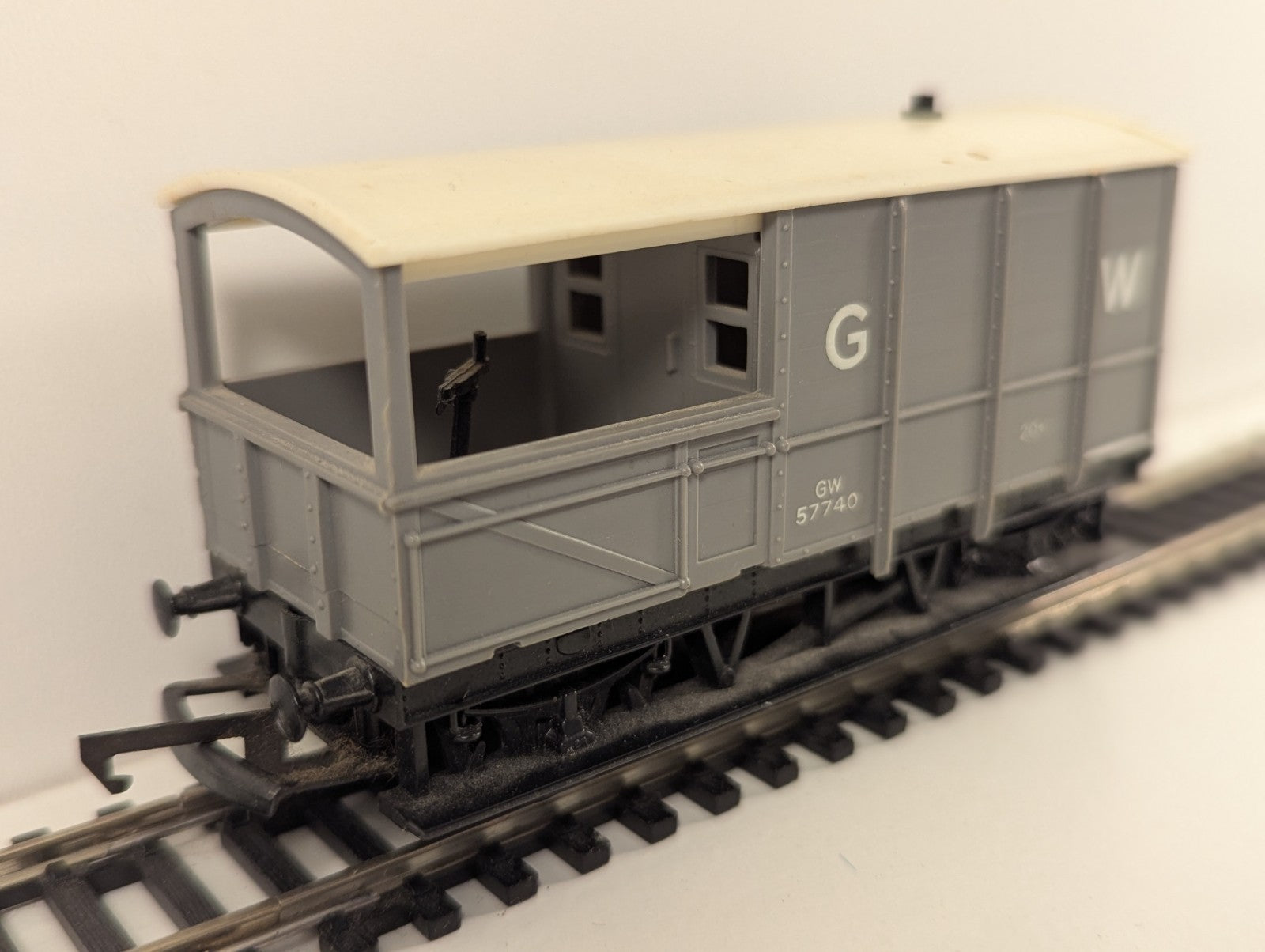Hornby R124 GWR Brake Van – OO Gauge