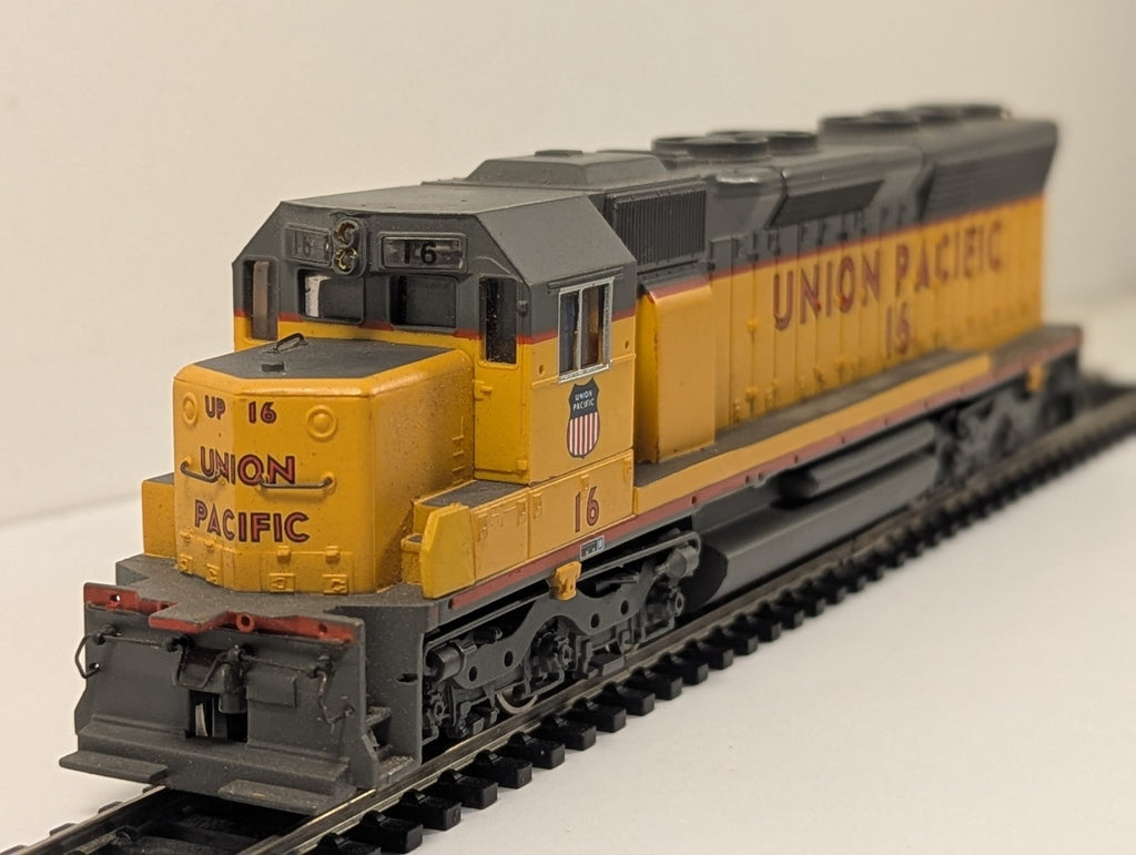 Bachmann HO Scale EMD GP40 Diesel Locomotive 16